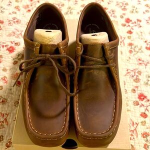 Women’s Clark’s, Leather, new, great condition Brown  (has natural markings)